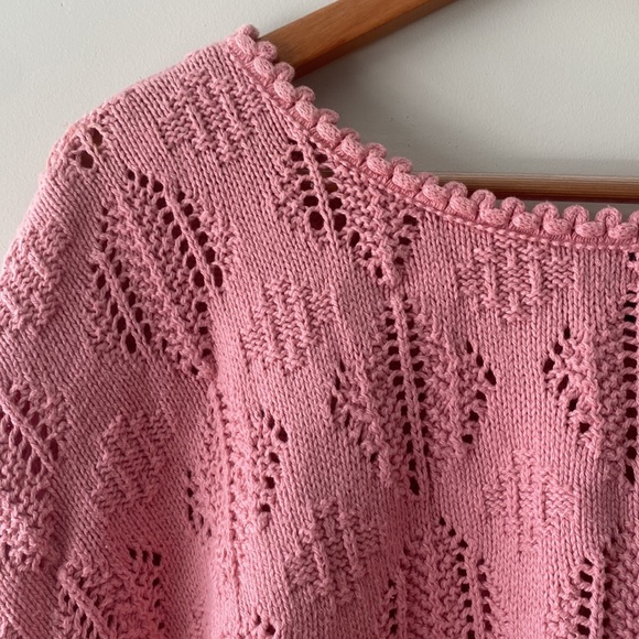 Vintage cropped scalloped crochet loose sweater. Relaxed slouchy size medium pin - Picture 2 of 9